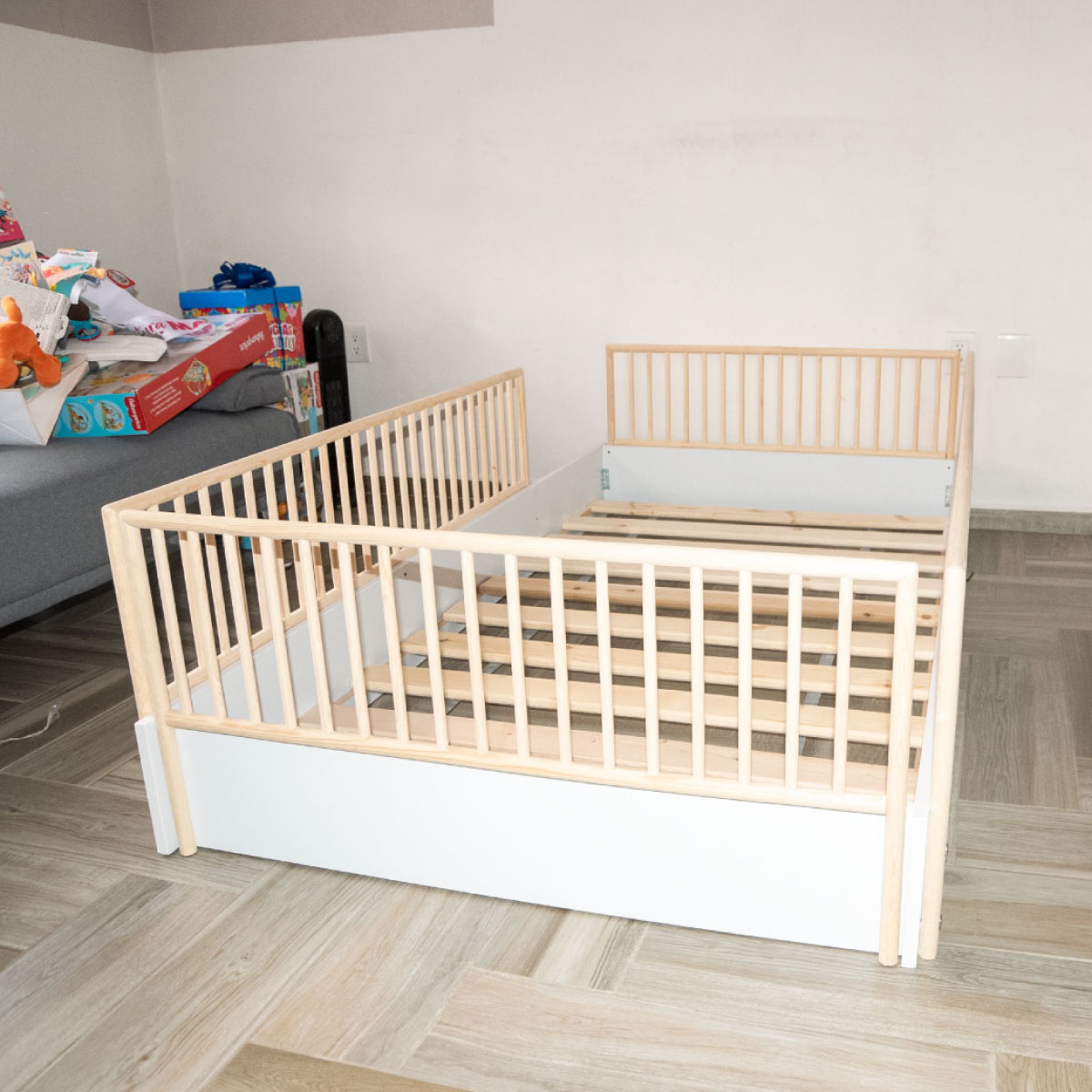 Cama cuna de madera para bebe con barandales removibles 