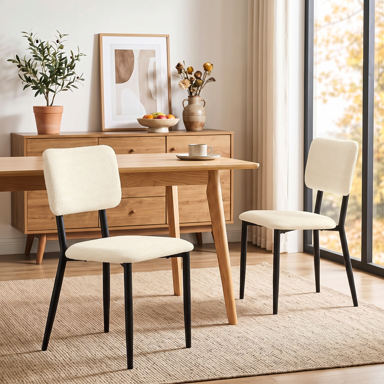 Set de 2 Sillas de Comedor Katty Tapizadas en Tela Beige con Patas Metálicas Negras