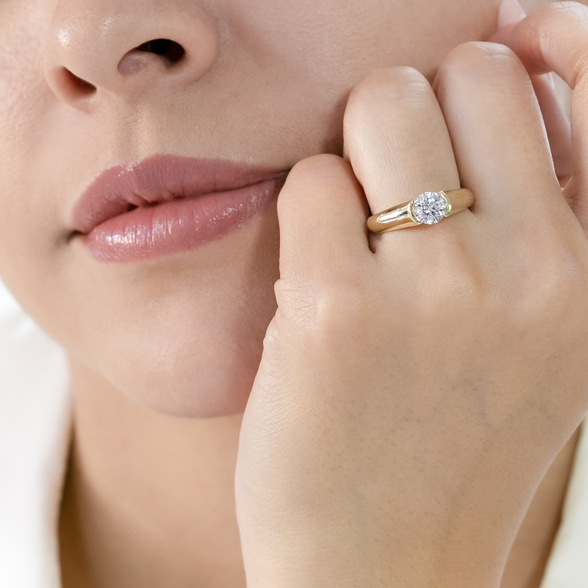 ANILLO DE COMPROMISO SOLITARIO 14K ORO AMARILLO DIVINO ABBA JOYAS.