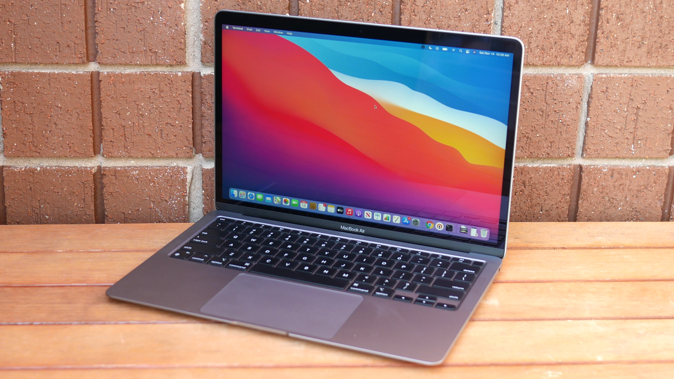 MacBook Air A2337 (2020, M1) – 8 GB RAM, 128 GB SSD