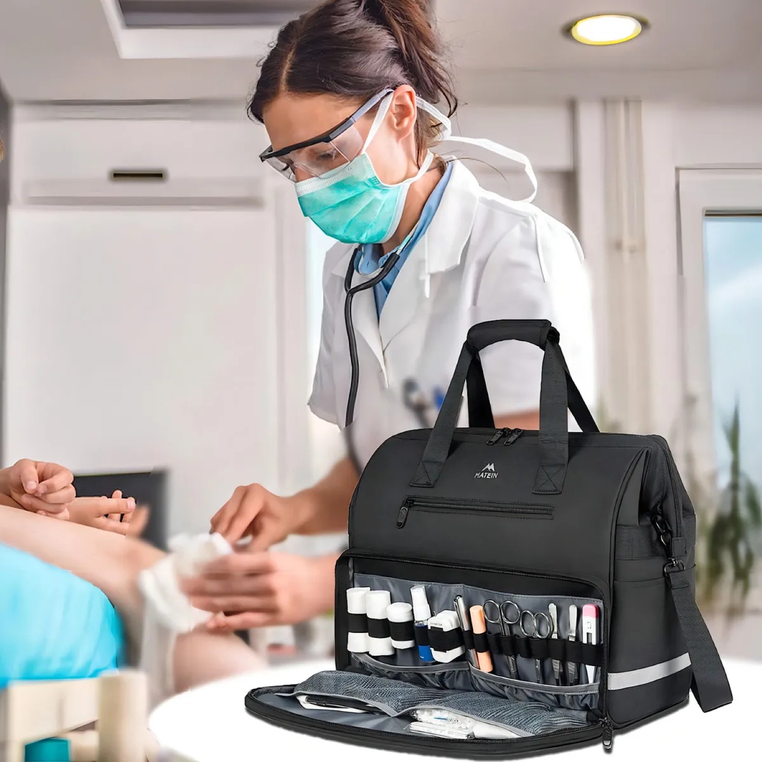 Botiquín multicompartimiento de Primeros Auxilios Negro