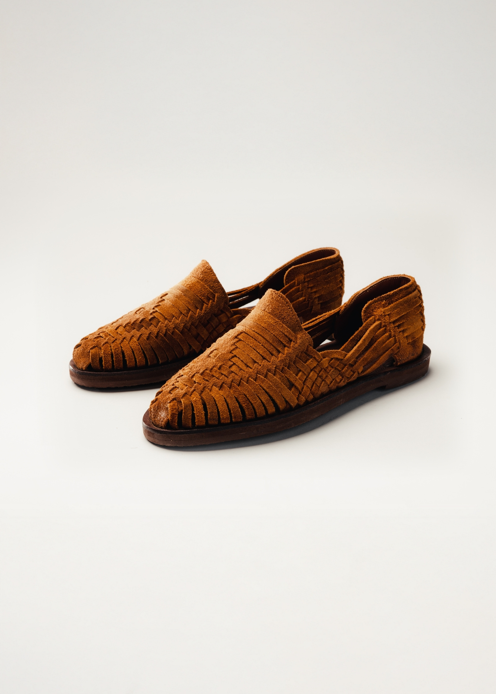 KWARA | HUARACHE ANDY GAMUZA MUJER CAMEL
