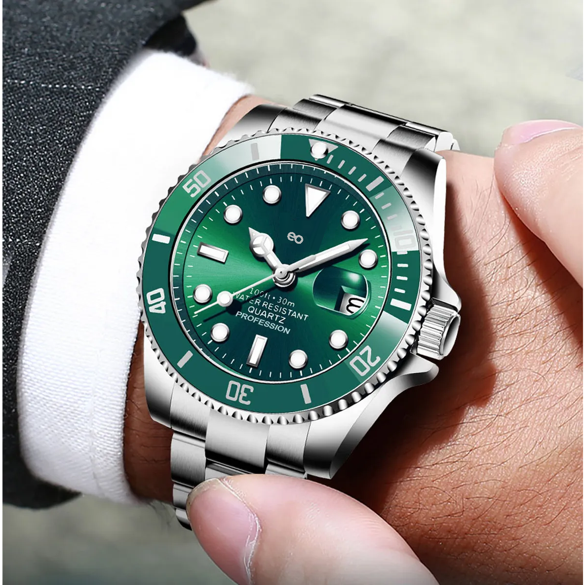 Reloj Impermeable Para Hombre Correa Plateado Bisel Verde Fondo Verde