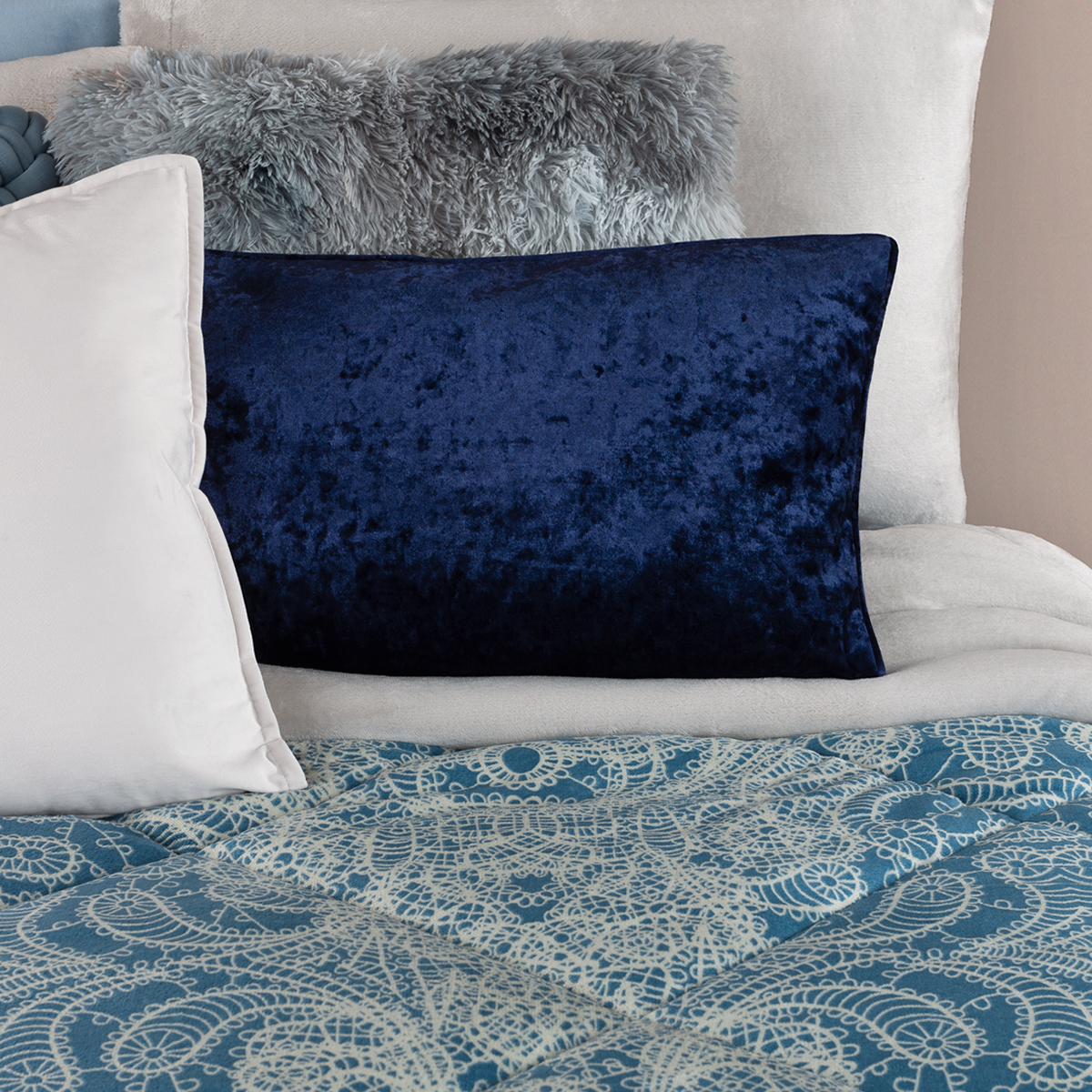 Cobertor Matrimonial Premium Edredón Invernal + Fundas (Arabella). ESQUIMAL.